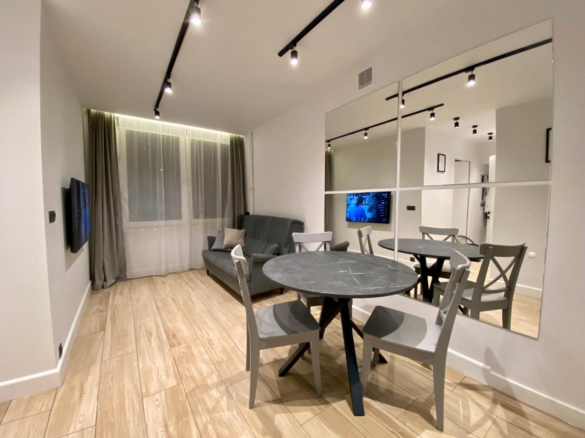 To Host - Old Town Apartament *