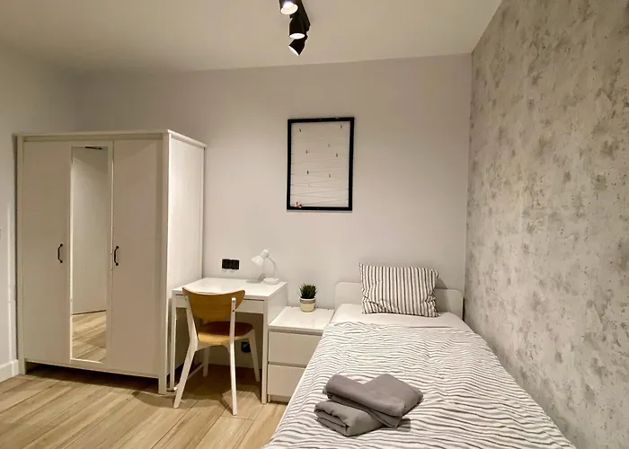 Nice To Host You - Old Town Apartment